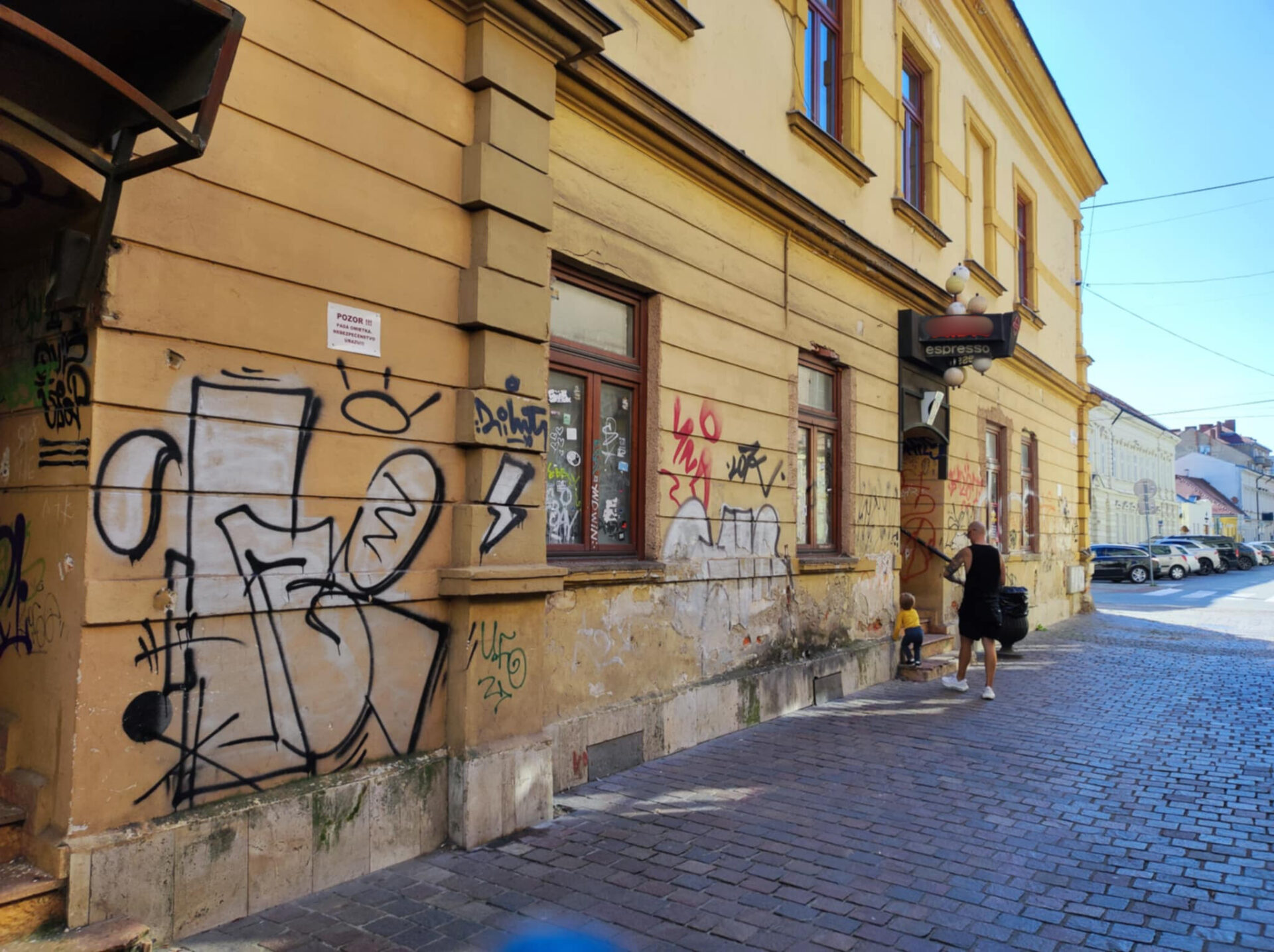 Zdroj: K:D. Ikonická budova bývalej cukrárne na Poštovej takto vyzerá už dlhé roky.