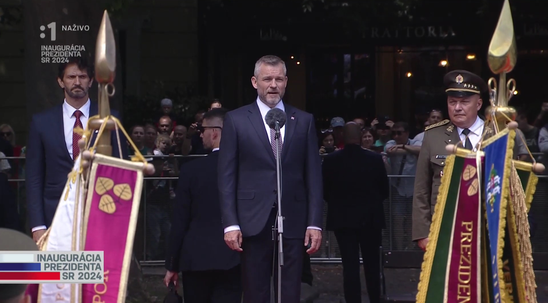 Prehliadka jednotiek Ozbrojených síl SR na Hviezdoslavovom námestí, Foto: Vysielanie RTVS